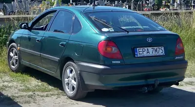 Toyota Avensis Avensis Hatch (T22)