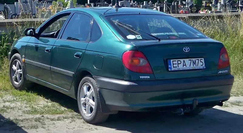 Toyota Avensis Avensis Hatch (T22)
