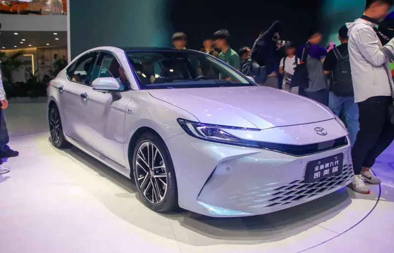 Toyota Camry - 2