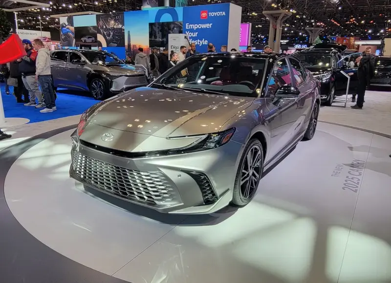 Toyota Camry - 5