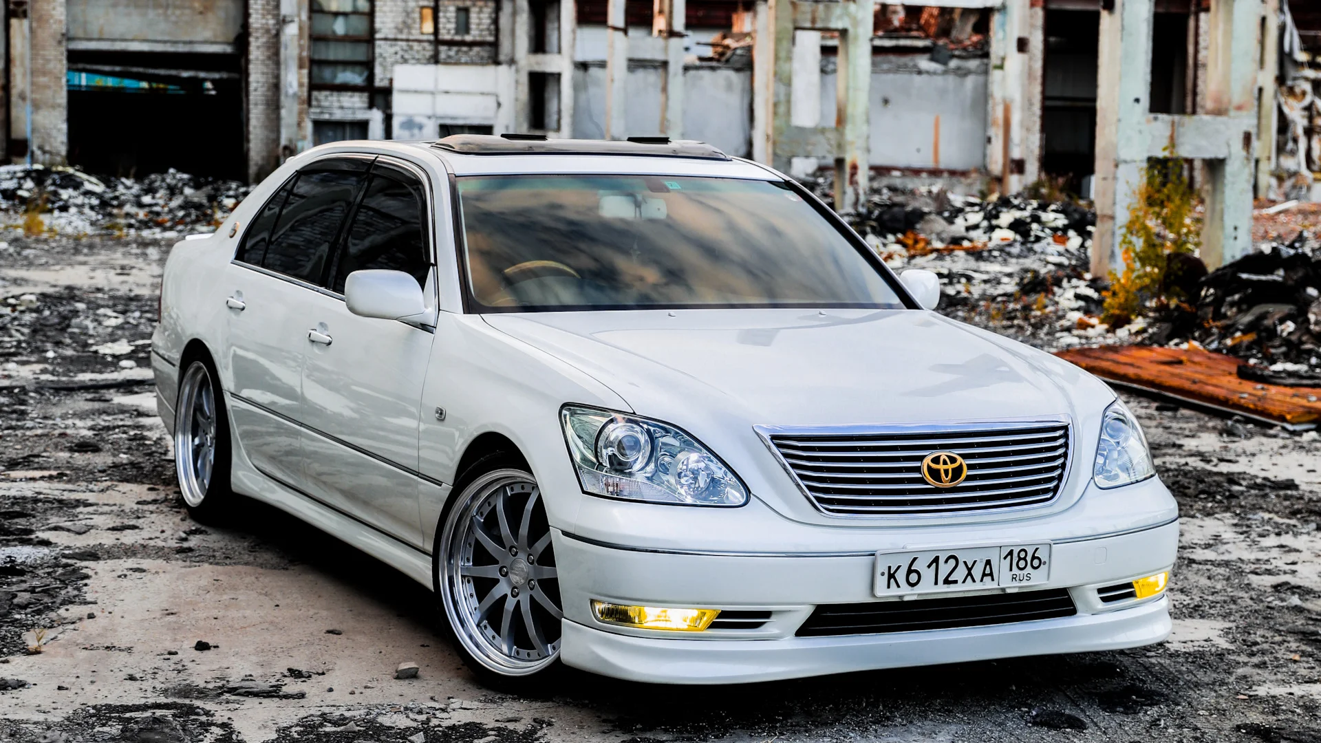 Toyota Celsior Celsior I