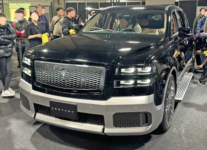Toyota Century - 3