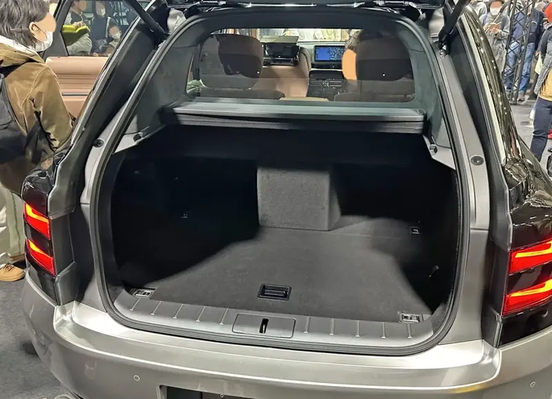 Toyota Century - 6