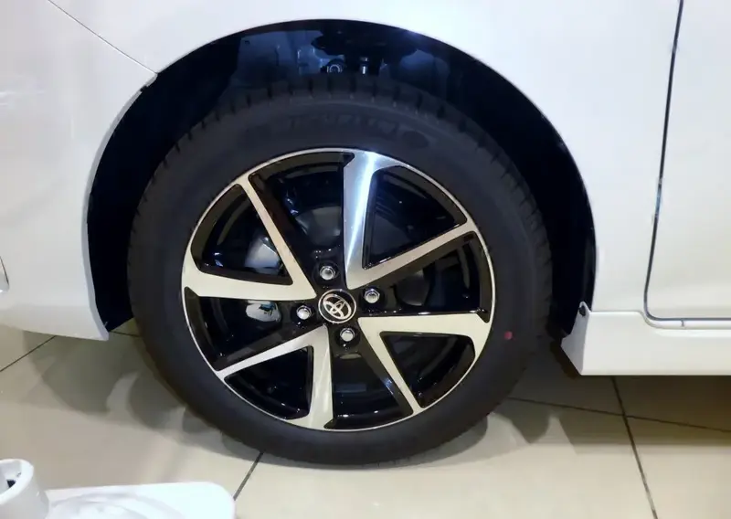Toyota Corolla - 3