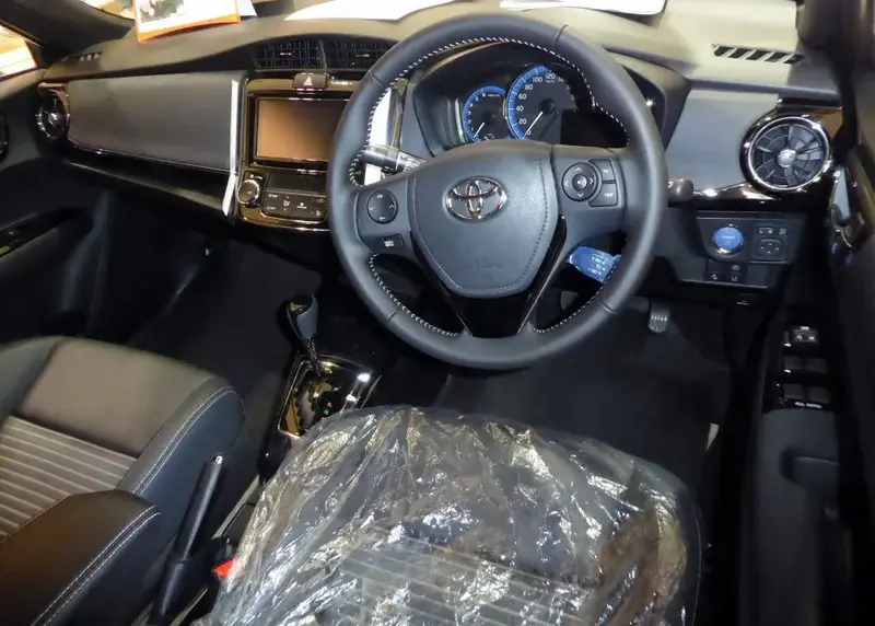 Toyota Corolla - 4