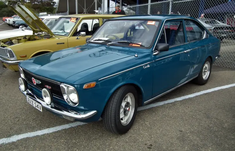 Toyota Corolla - 4