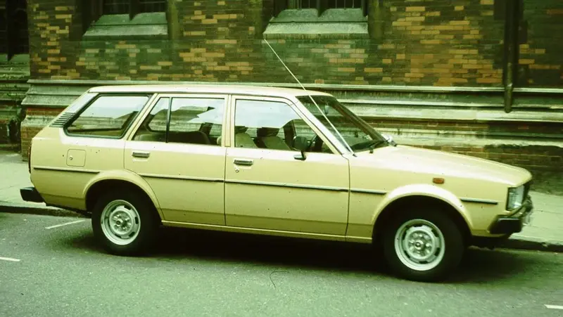 Toyota Corolla - 2