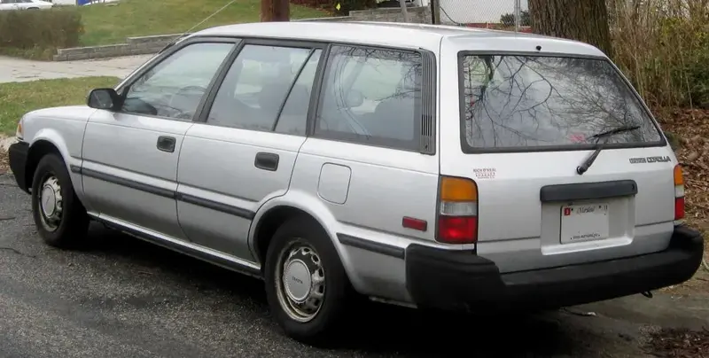 Toyota Corolla Corolla  Wagon VI (E90)