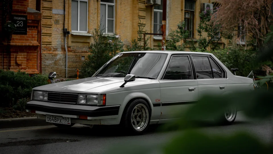 Toyota Corona Corona (T140)