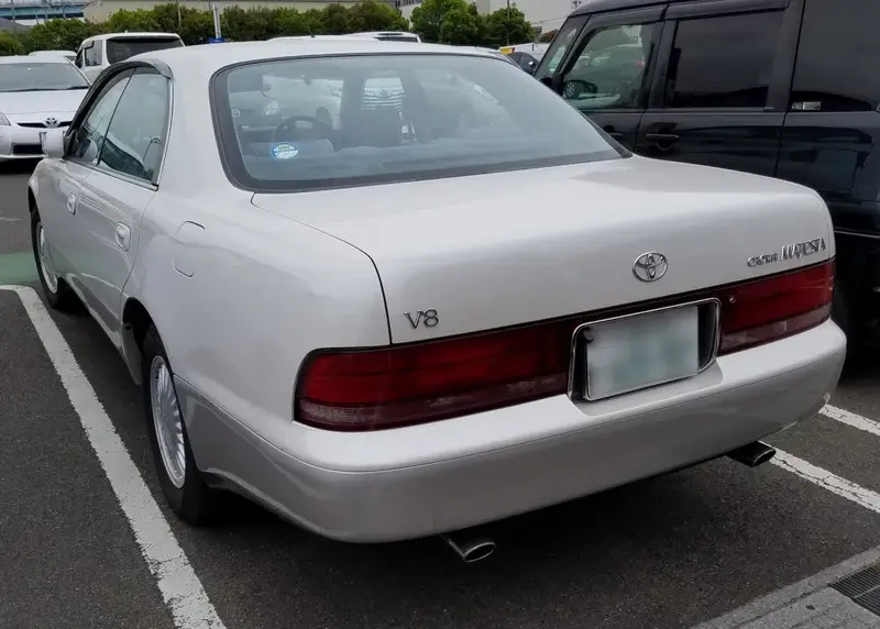 Toyota Crown Majesta - 2