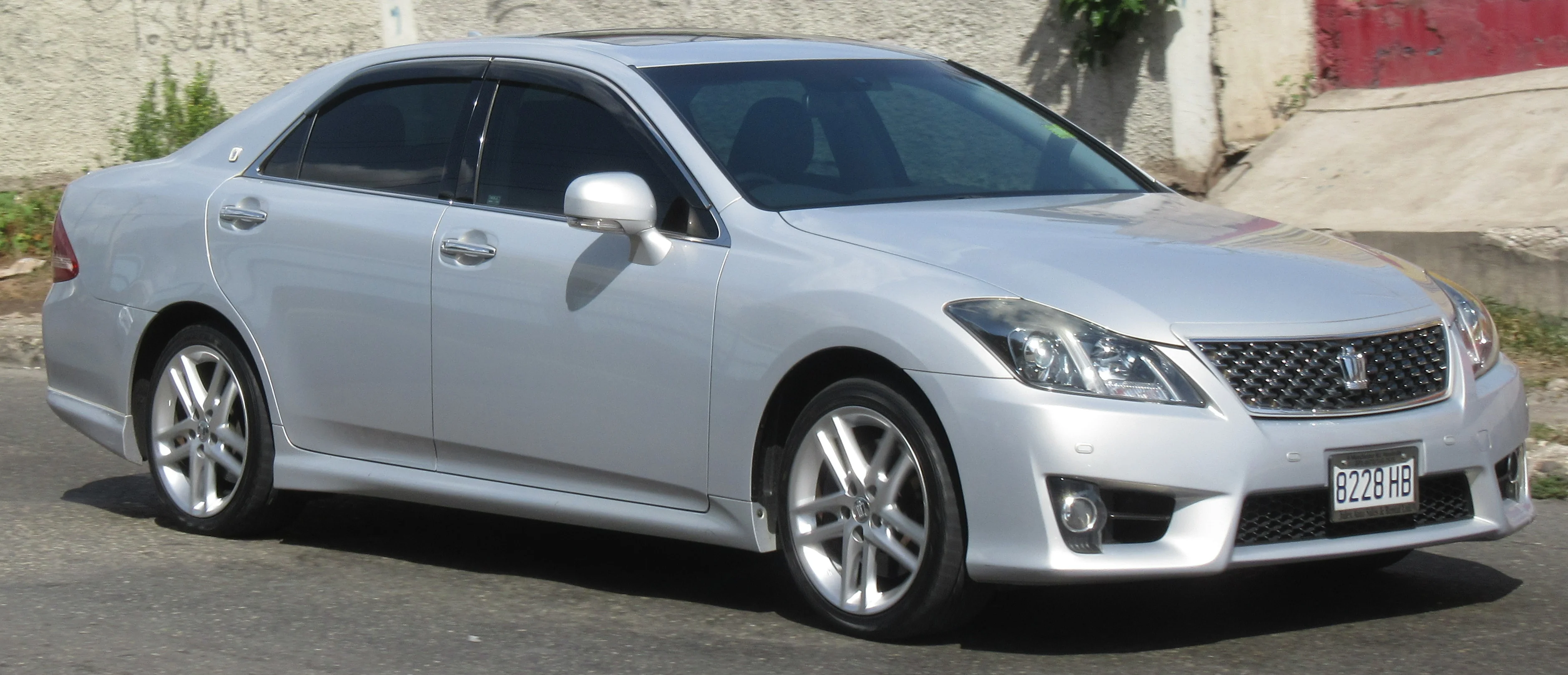 Toyota Crown Crown XIII Royal (S200, facelift 2010)