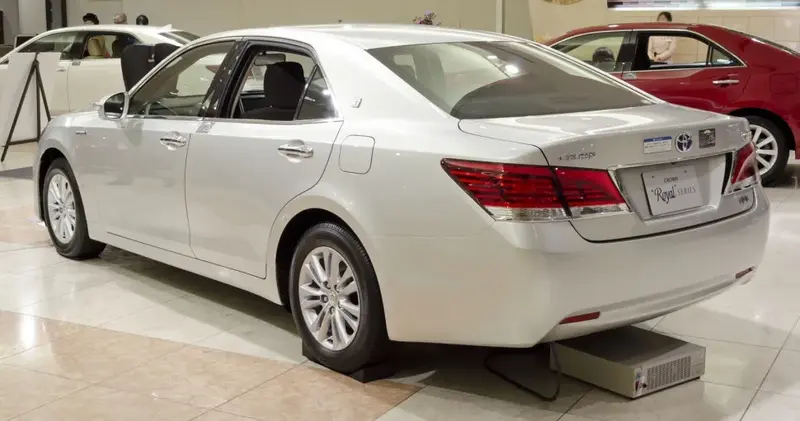 Toyota Crown - 2