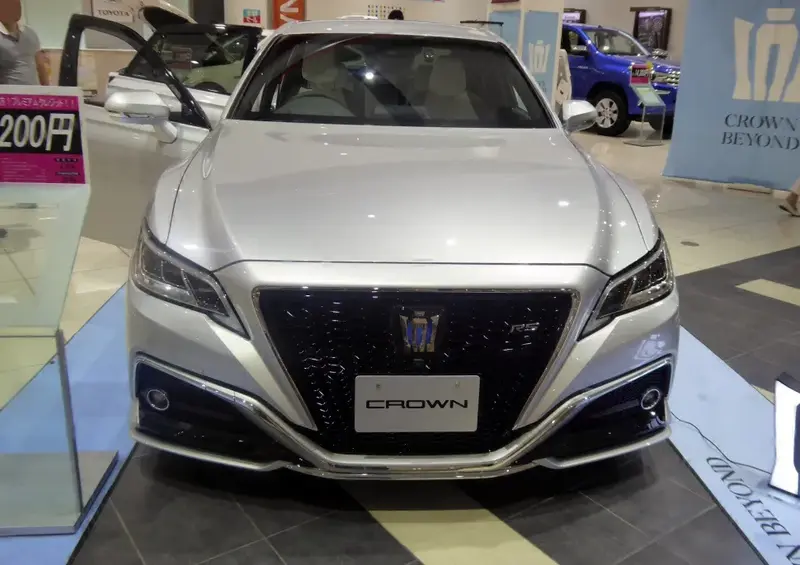 Toyota Crown - 3