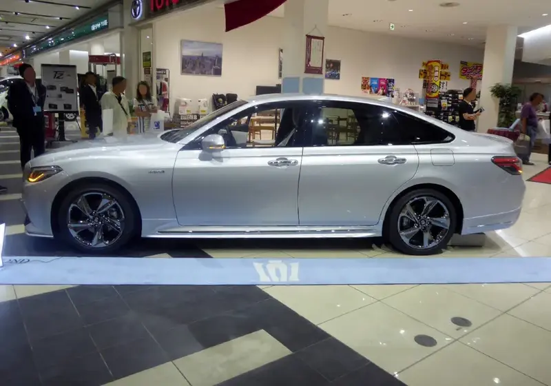 Toyota Crown - 4