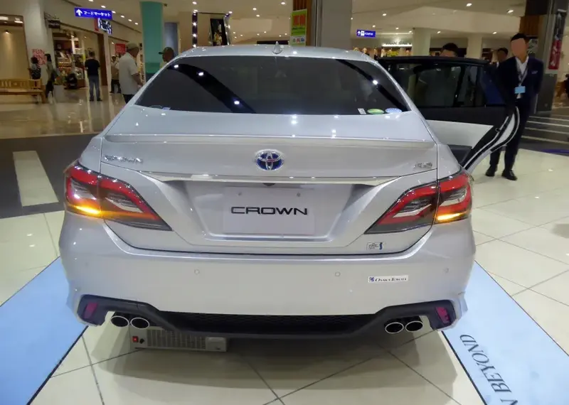 Toyota Crown - 6