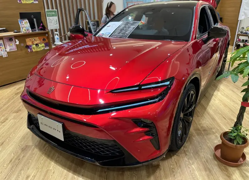 Toyota Crown - 4