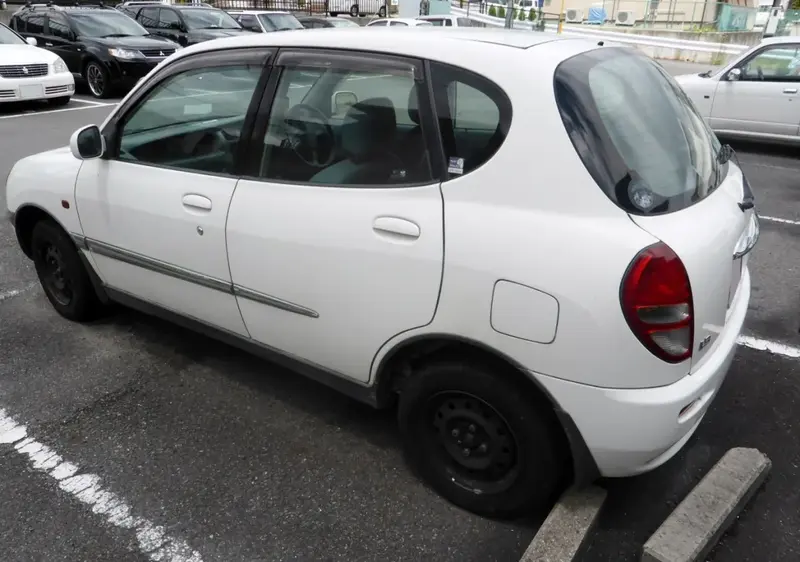 Toyota Duet - 2