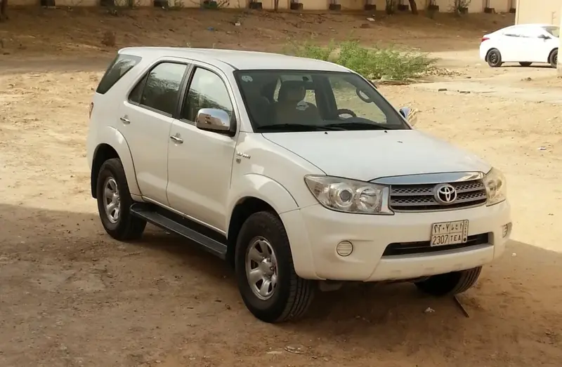 Toyota Fortuner - 2