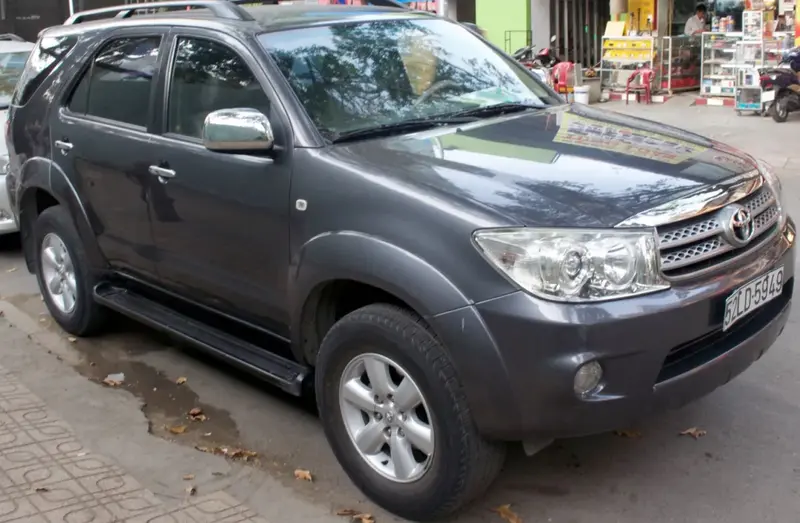 Toyota Fortuner - 5