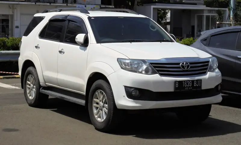 Toyota Fortuner - 2