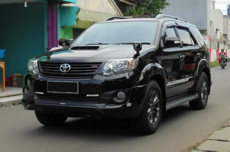Toyota Fortuner - 3
