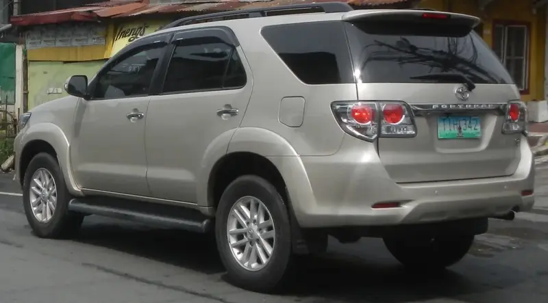 Toyota Fortuner - 4