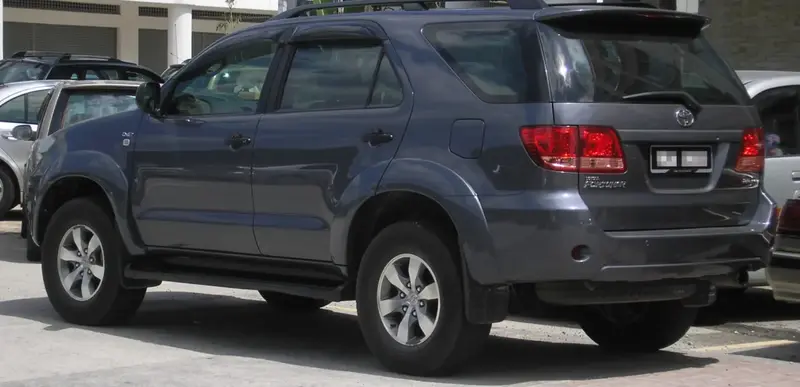 Toyota Fortuner - 2