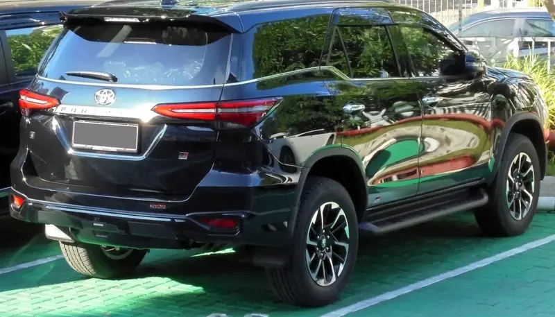 Toyota Fortuner - 2