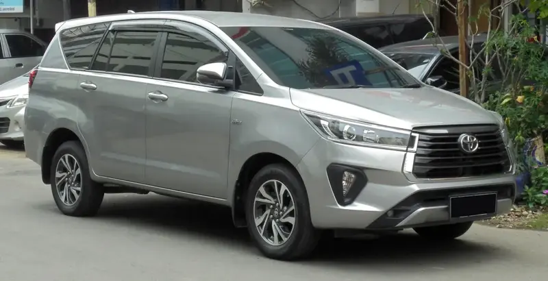 Toyota Innova - 2