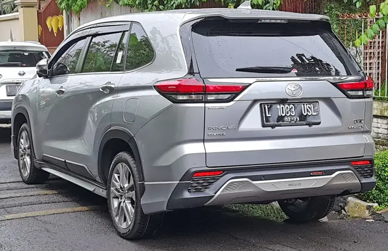 Toyota Innova - 2