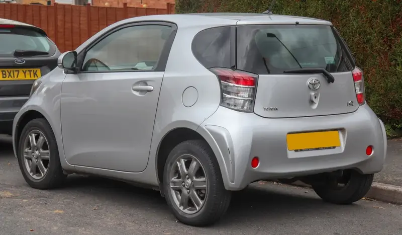 Toyota iQ - 2