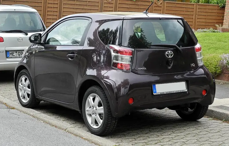 Toyota iQ - 4