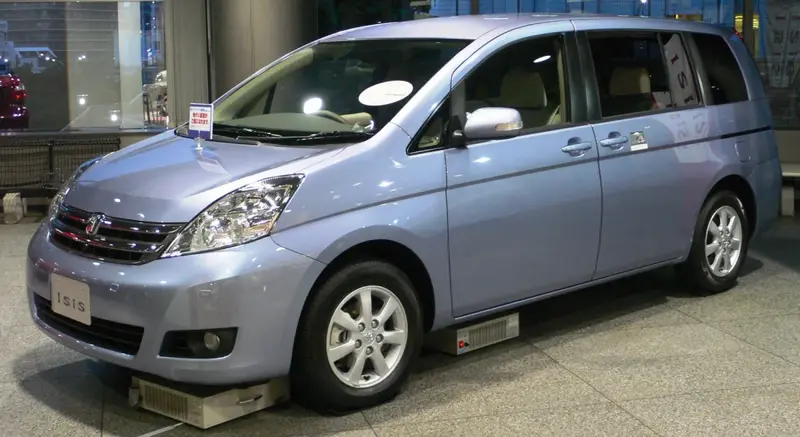 Toyota ISis - 1