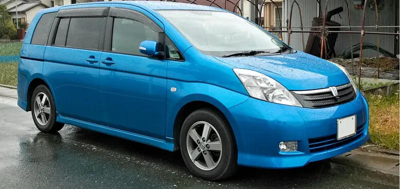 Toyota ISis - 2