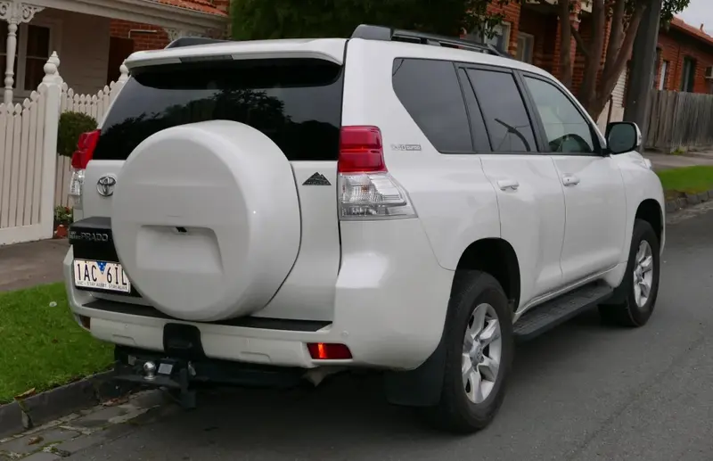 Toyota Land Cruiser Prado - 4