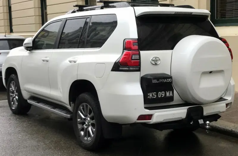 Toyota Land Cruiser Prado - 4