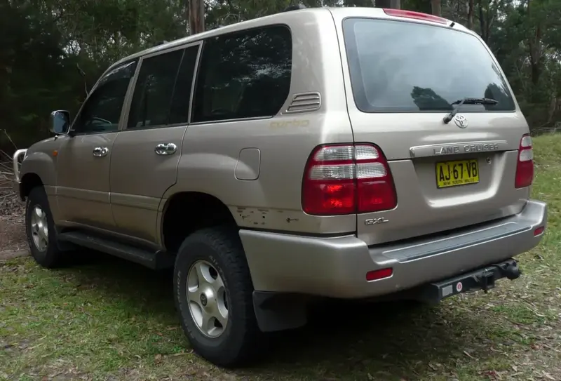 Toyota Land Cruiser - 4
