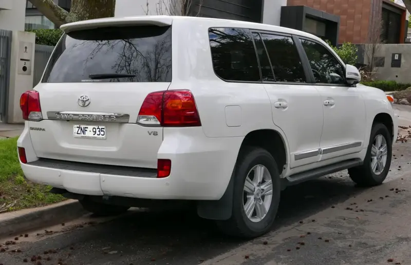 Toyota Land Cruiser - 2