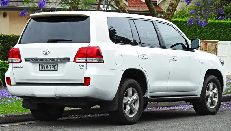Toyota Land Cruiser - 2
