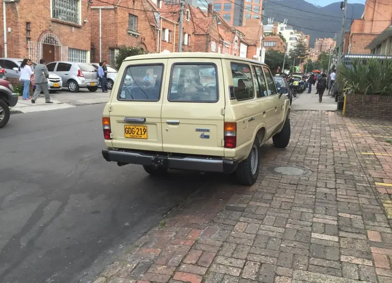 Toyota Land Cruiser - 2