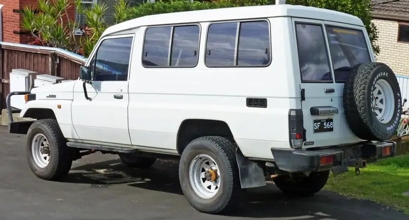 Toyota Land Cruiser - 2