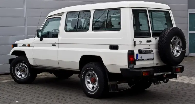 Toyota Land Cruiser - 2