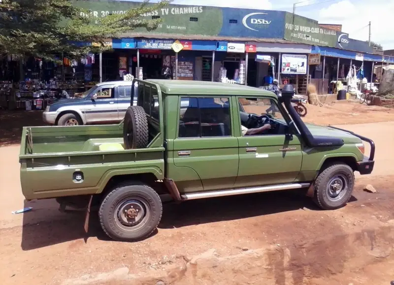 Toyota Land Cruiser - 6