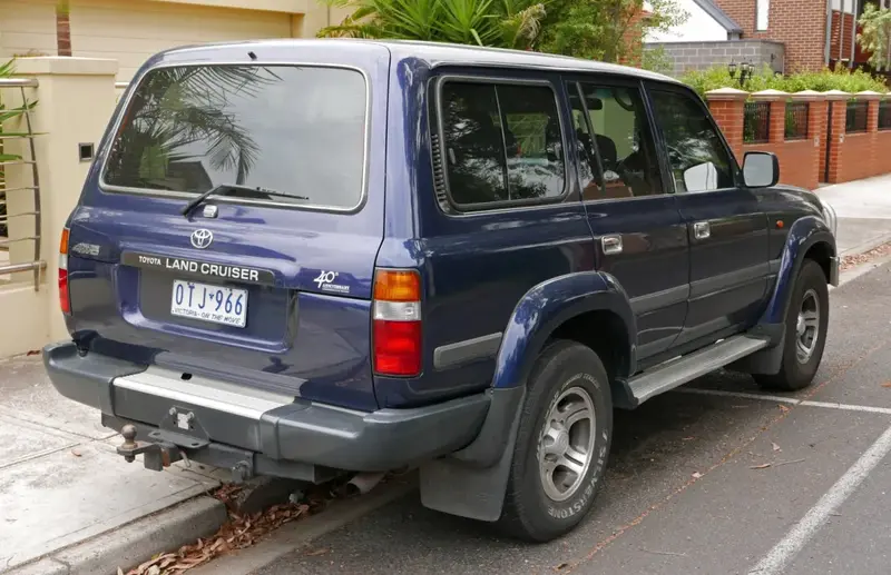 Toyota Land Cruiser - 2
