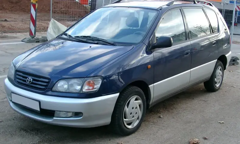Toyota Picnic Picnic (XM1)