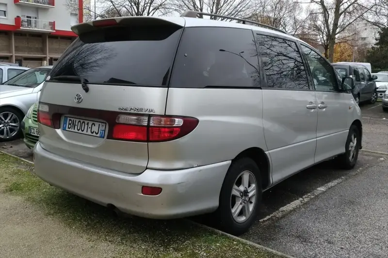 Toyota Previa - 2