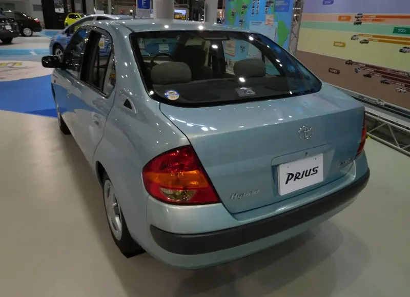 Toyota Prius - 4