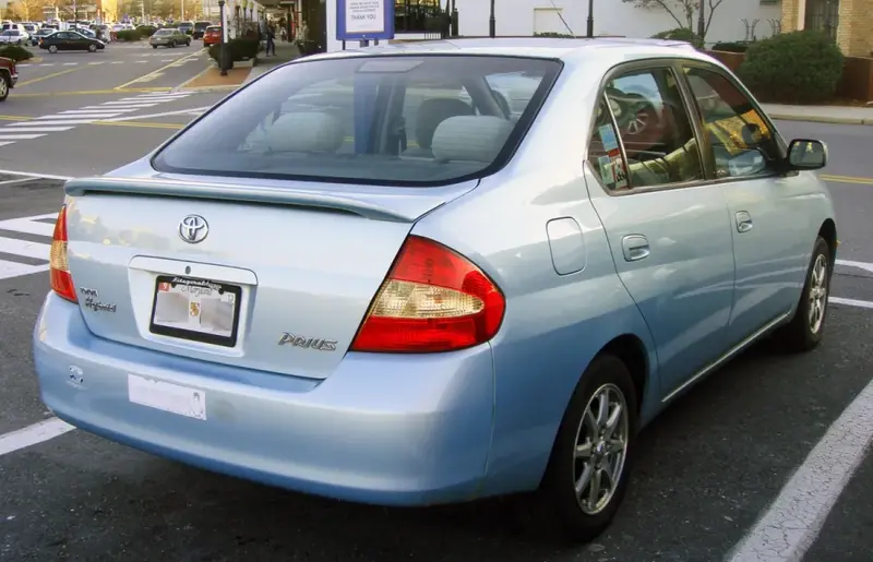 Toyota Prius - 4
