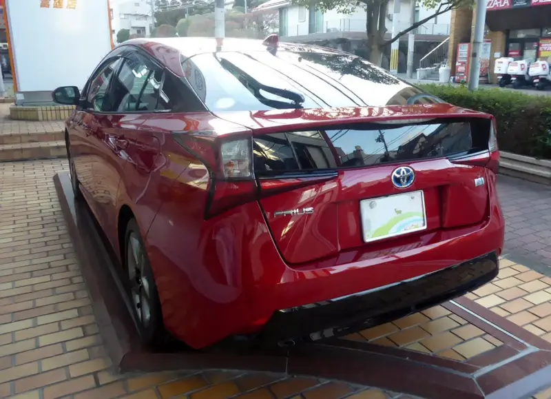 Toyota Prius - 4