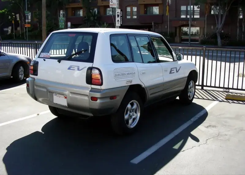 Toyota RAV4 - 5